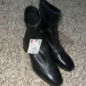 Black Ankle boot with center zipper